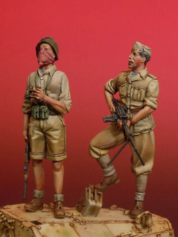 1/35 WWII Italian Soldier, 2 Figures, Resin Model Figure Kit, Unassembled and Unpainted