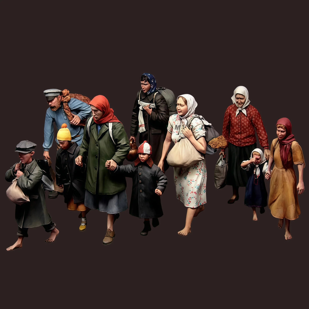 1/35 WWII Civilians in Wartime, 10 Figures, Resin Model Figure Kit, Unassembled and Unpainted
