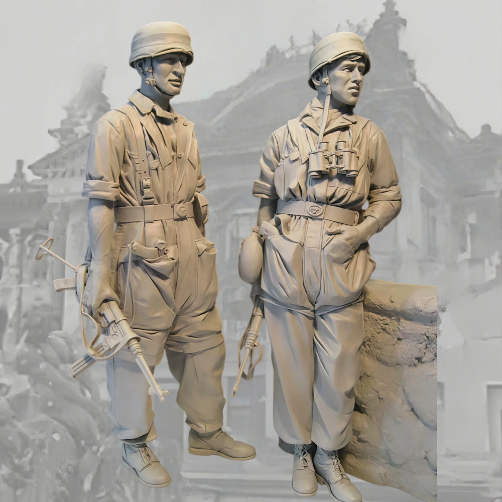 1/16 WWI Infantry Advancing with Gas Masks, 2 Figures, Resin Model Figure Kit, Unassembled and Unpainted