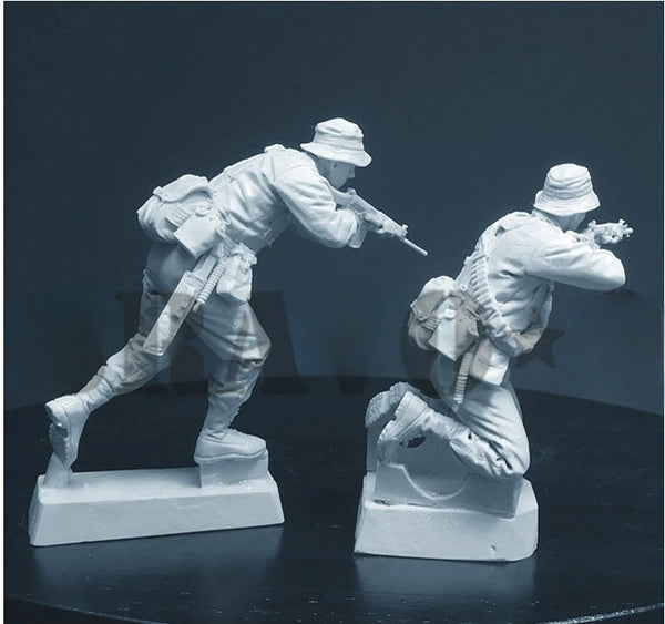 1/35 WWI British Infantry with Pith Helmets, 6 Figures, Resin Model Figure Kit, Unassembled and Unpainted