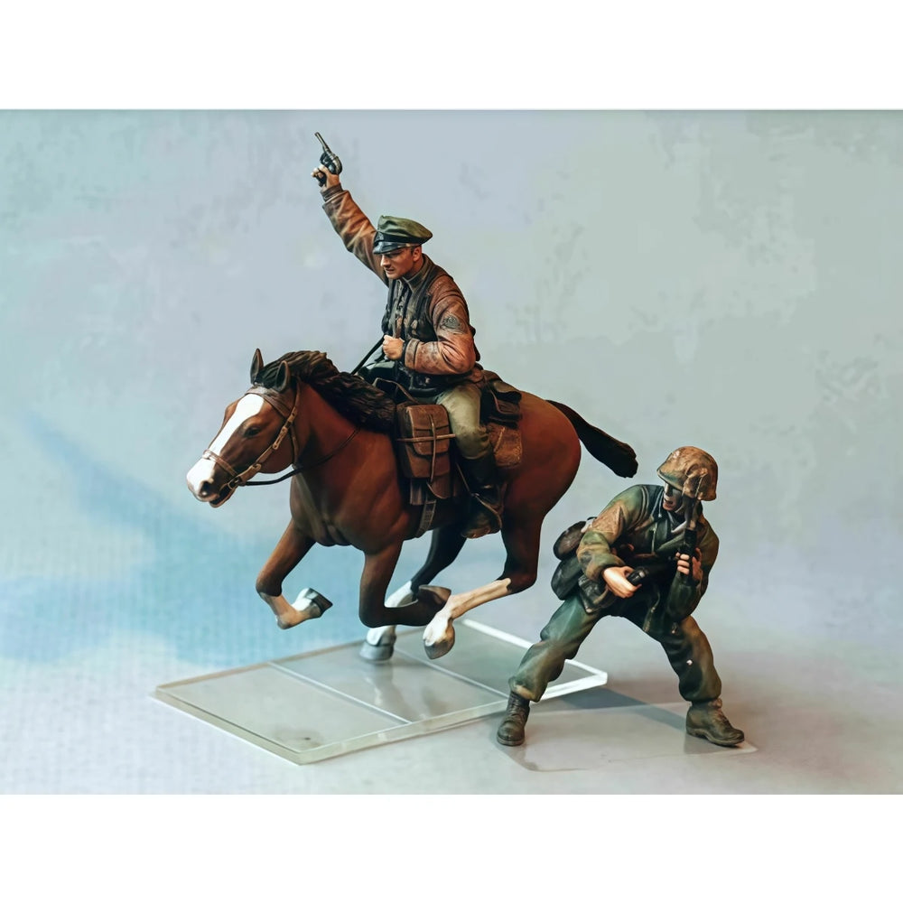 1/35 WWI German Cavalry & Infantry, 2 Figures, Resin Model Figure Kit, Unassembled and Unpainted