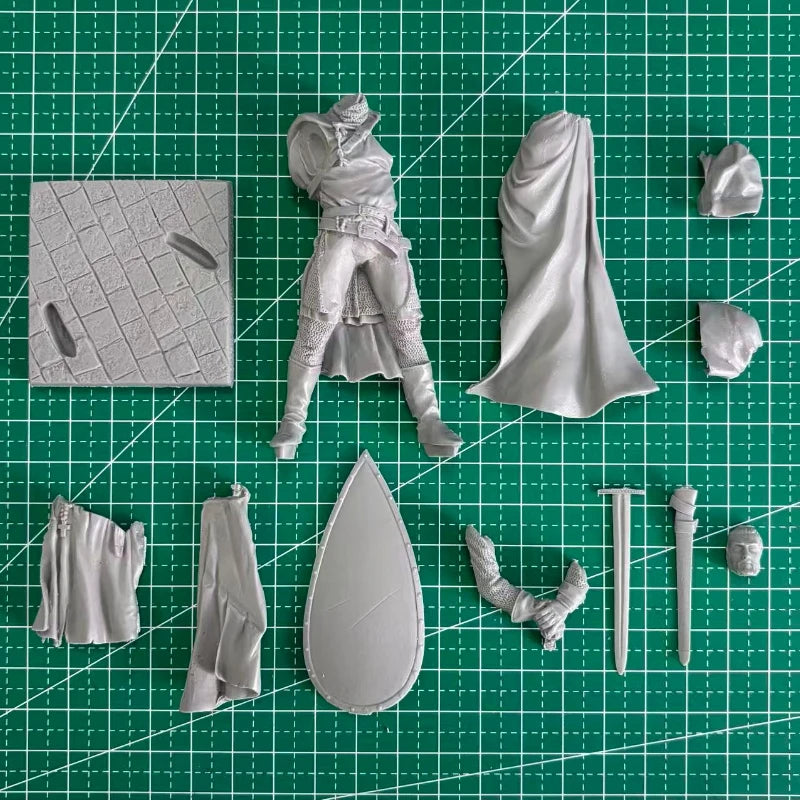 90mm Medieval Templar Knight with Shield and Cloak, Resin Model Figure Kit, Unassembled and Unpainted