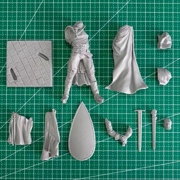 90mm Medieval Templar Knight with Shield and Cloak, Resin Model Figure Kit, Unassembled and Unpainted