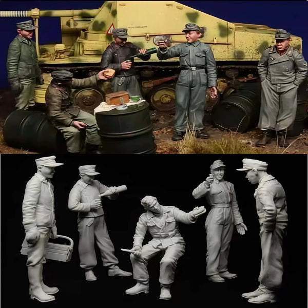 1/35 WWII German Motorized Crew, 8 Figures, Resin Model Figure Kit, Unassembled and Unpainted