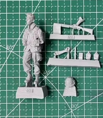 1/35 Vietnam War US Army Private, Resin Model Figure Kit, Unassembled and Unpainted