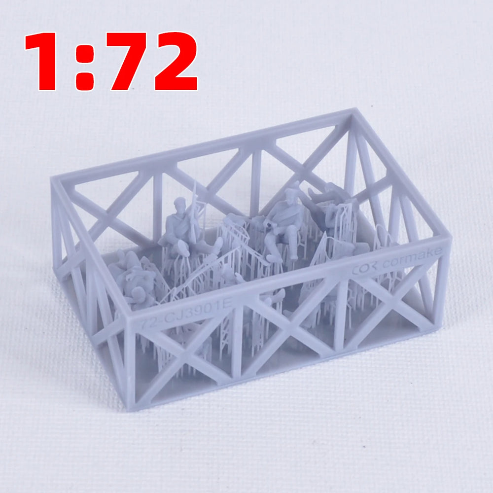 1/35 Modern Destroyed Soviet Urban Apartment Block, 7 Figures, Resin Model Figure Kit, Unassembled and Unpainted