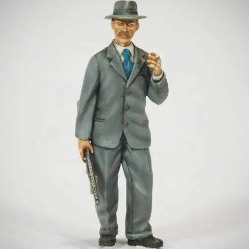 1/35 WWII Italian Soldier with Rifle, Resin Model Figure Kit, Unassembled and Unpainted