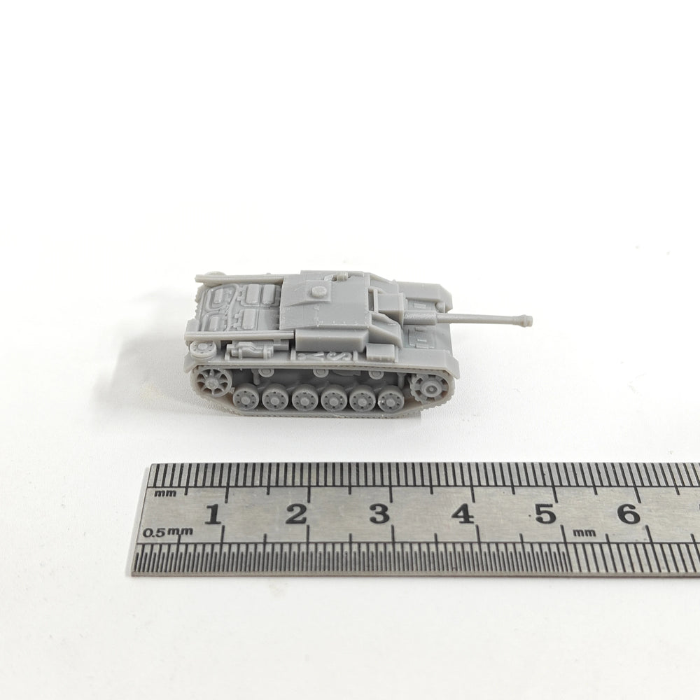 1/144 WWII StuG III Ausf F, Resin Model Vehicle Kit, Unassembled and Unpainted