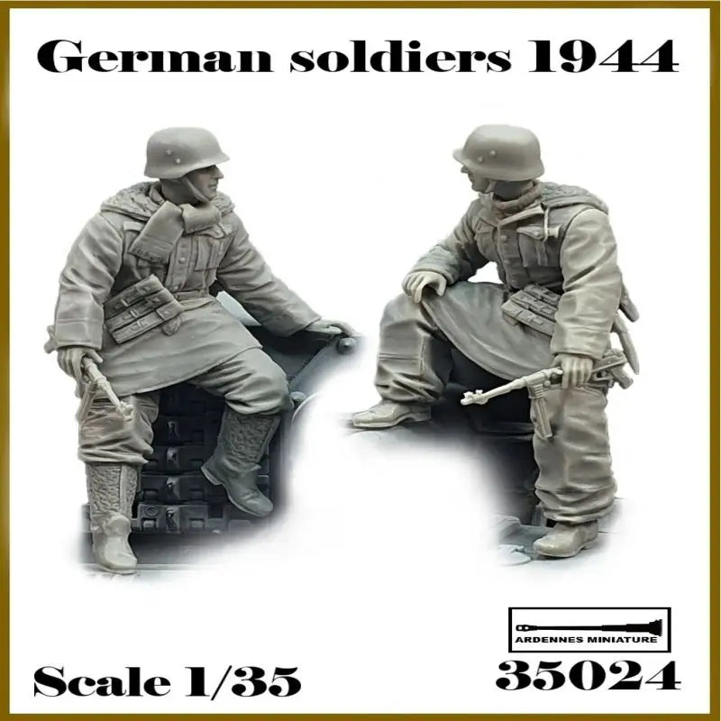 1/35 WWII German Infantry Squad Attacking, 2 Figures, Resin Model Figure Kit, Unassembled and Unpainted