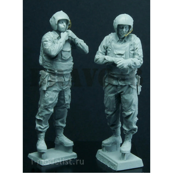 1/35 Modern US Infantry Team Communicating, 2 Figures, Resin Model Figure Kit, Unassembled and Unpainted