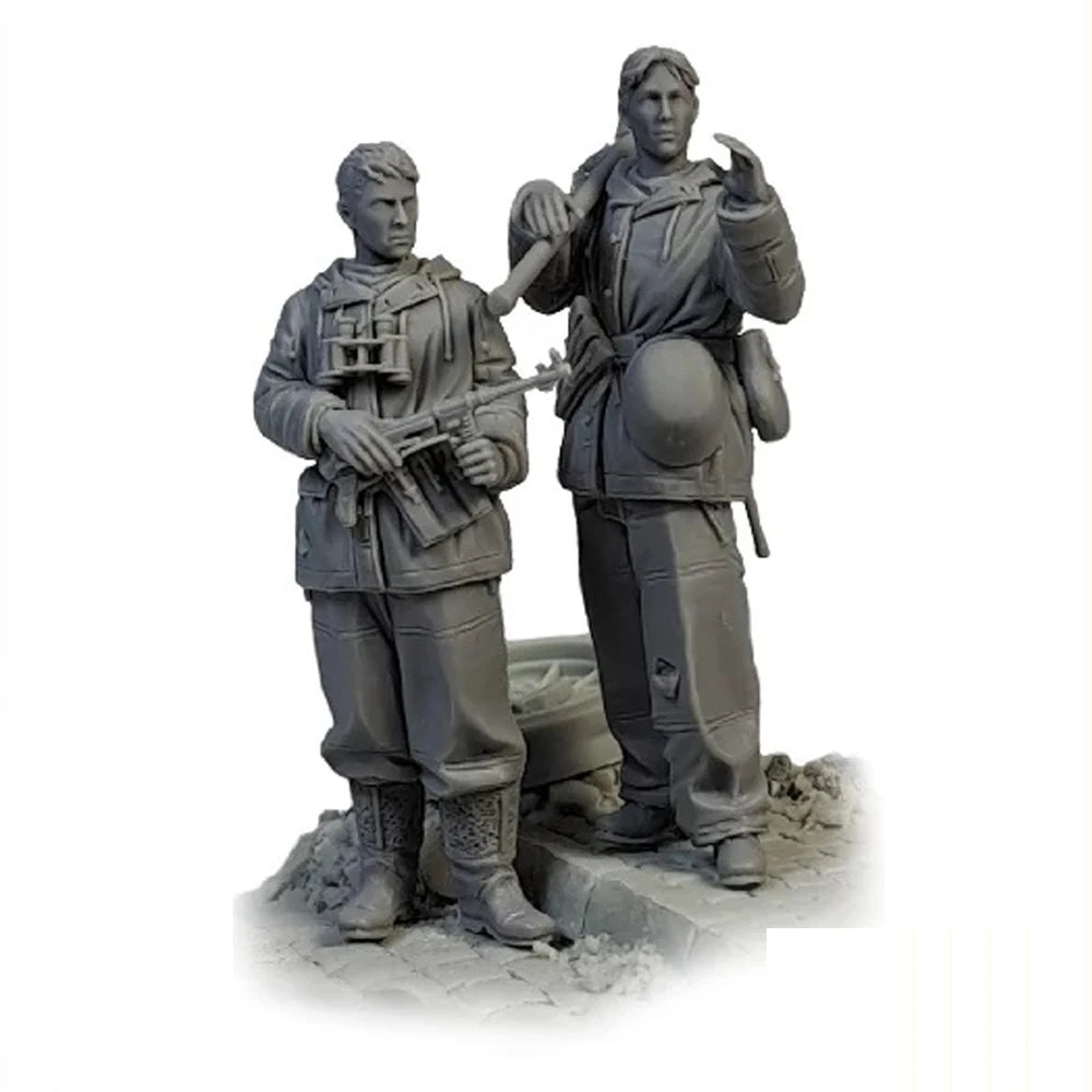 1/35 WWII German NCO with MP40 and Officer with Binoculars, 2 Figures, Resin Model Figure Kit, Unassembled and Unpainted