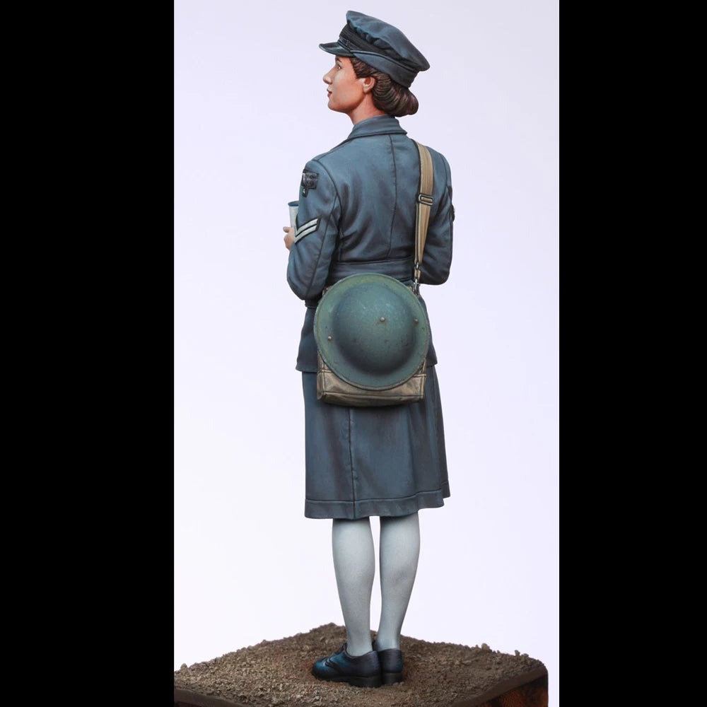 1/35 WWII British WAAF Officer, Resin Model Figure Kit, Unassembled and Unpainted