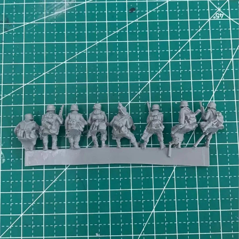 1/72 WWII Infantry Soldiers, 24 Figures, Resin Model Figure Kit, Unassembled and Unpainted