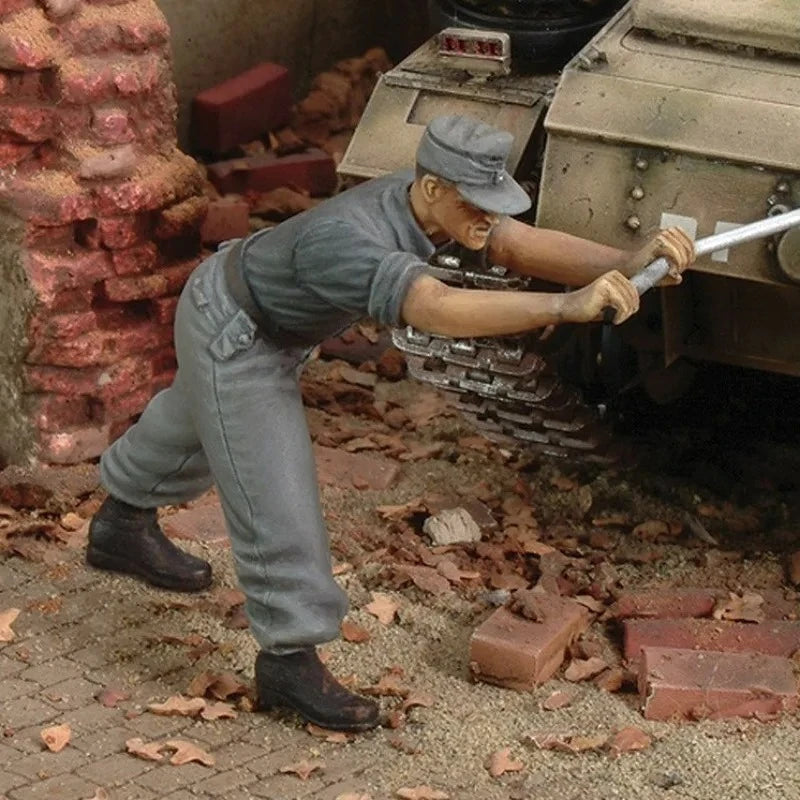1/35 WWII Soldiers & Construction Workers, 5 Figures, Resin Model Figure Kit, Unassembled and Unpainted