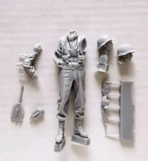1/35 WWII US Infantry with Standing Rifleman, 2 Figures, Resin Model Figure Kit, Unassembled and Unpainted
