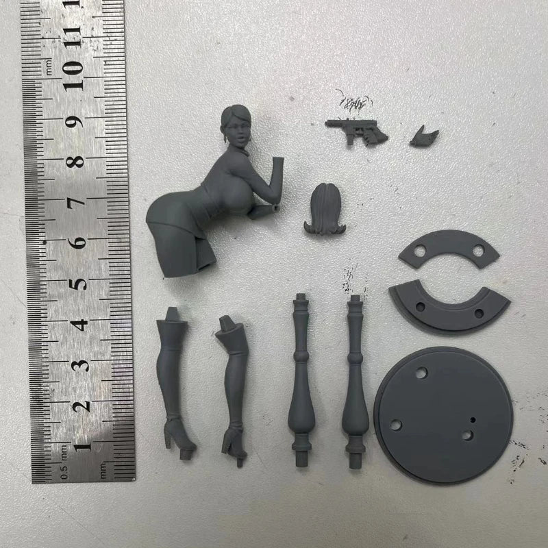 1/24 Animated Spy Lana Kane, Resin Model Figure Kit, Unassembled and Unpainted