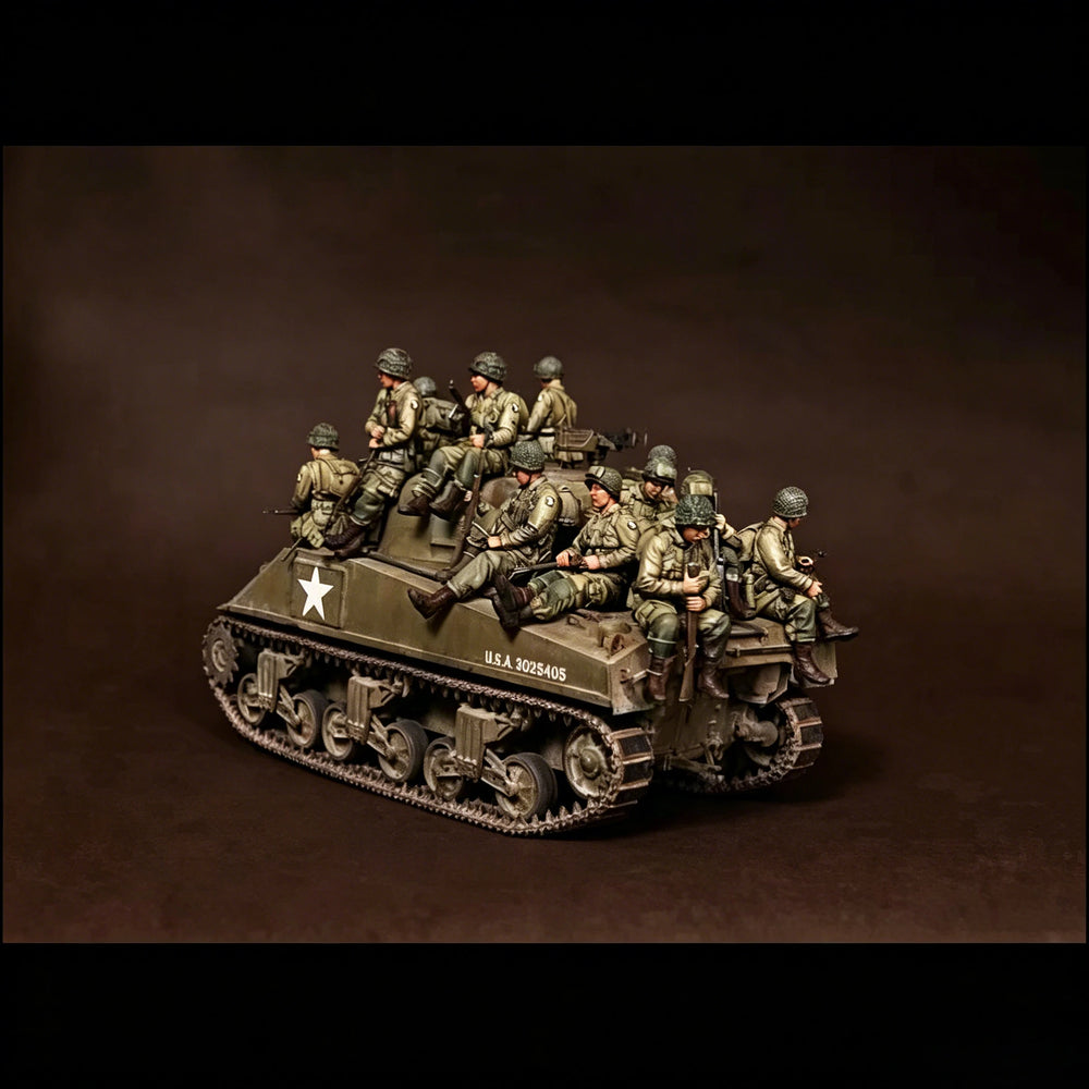1/35 WWII American Tank Riders, 14 Figures, Resin Model Figure Kit, Unassembled and Unpainted