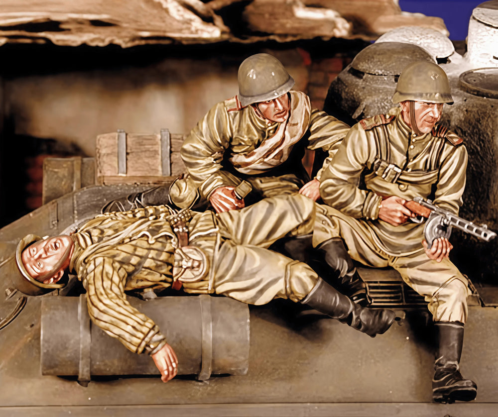 1/35 WWII Soviet Tank Crew Resting, 4 Figures, Resin Model Figure Kit, Unassembled and Unpainted
