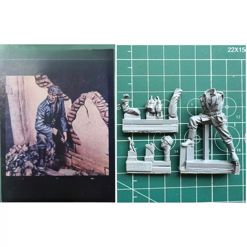 1/35 Napoleonic Officer, Resin Model Figure Kit, Unassembled and Unpainted