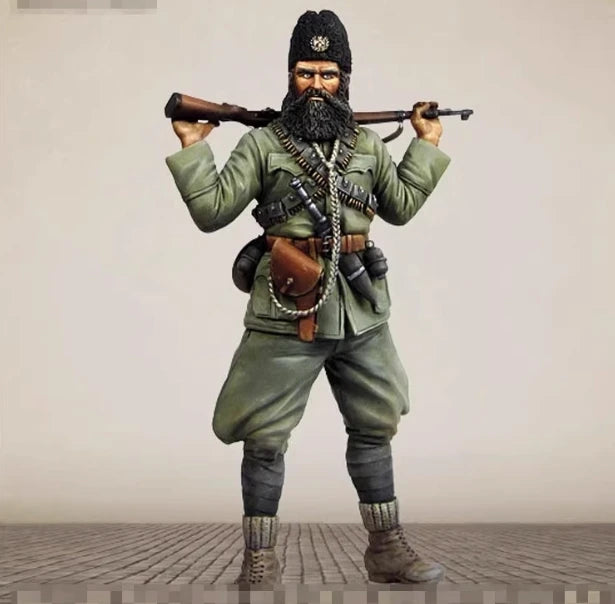 1/16 WWII Bearded Russian Soldier Rifle Port Arms, Resin Model Figure Kit, Unassembled and Unpainted
