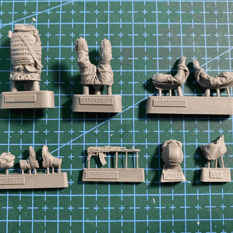 1/35 Modern Russian Army Mortar Gunner Crew, 12 Figures, Resin Model Figure Kit, Unassembled and Unpainted