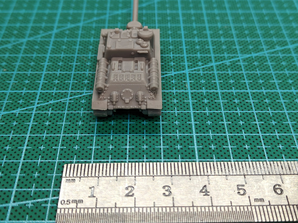 1/144 WWII SU-100 Tank Destroyer, Resin Model Vehicle Kit, Unassembled and Unpainted