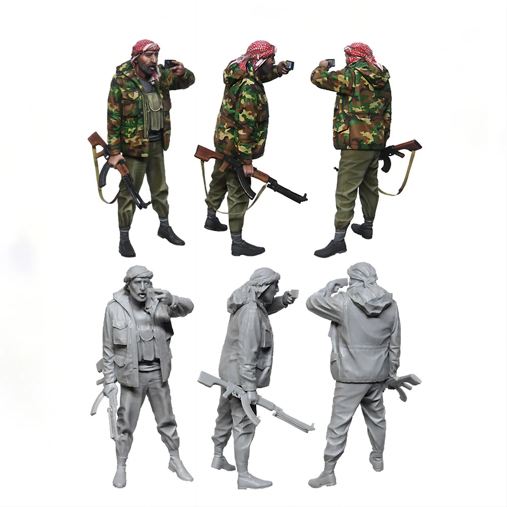 1/35 Modern Soldiers in Red Berets with Rifles, 4 Figures, Resin Model Figure Kit, Unassembled and Unpainted