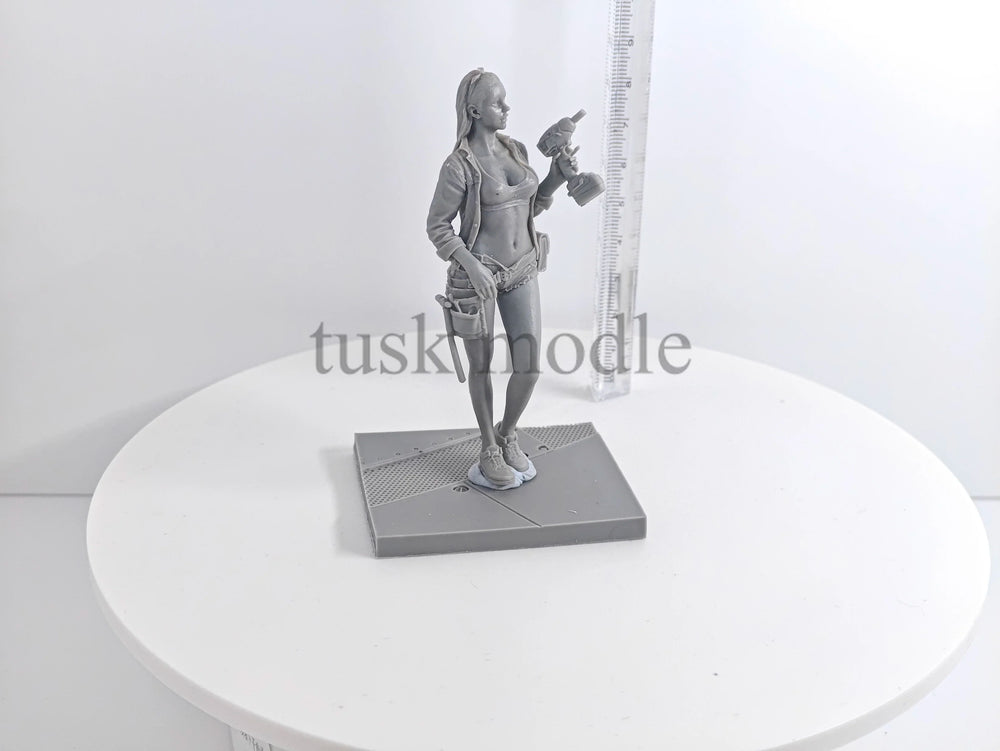 90mm Modern Female Operator with Rifle, Resin Model Figure Kit, Unassembled and Unpainted