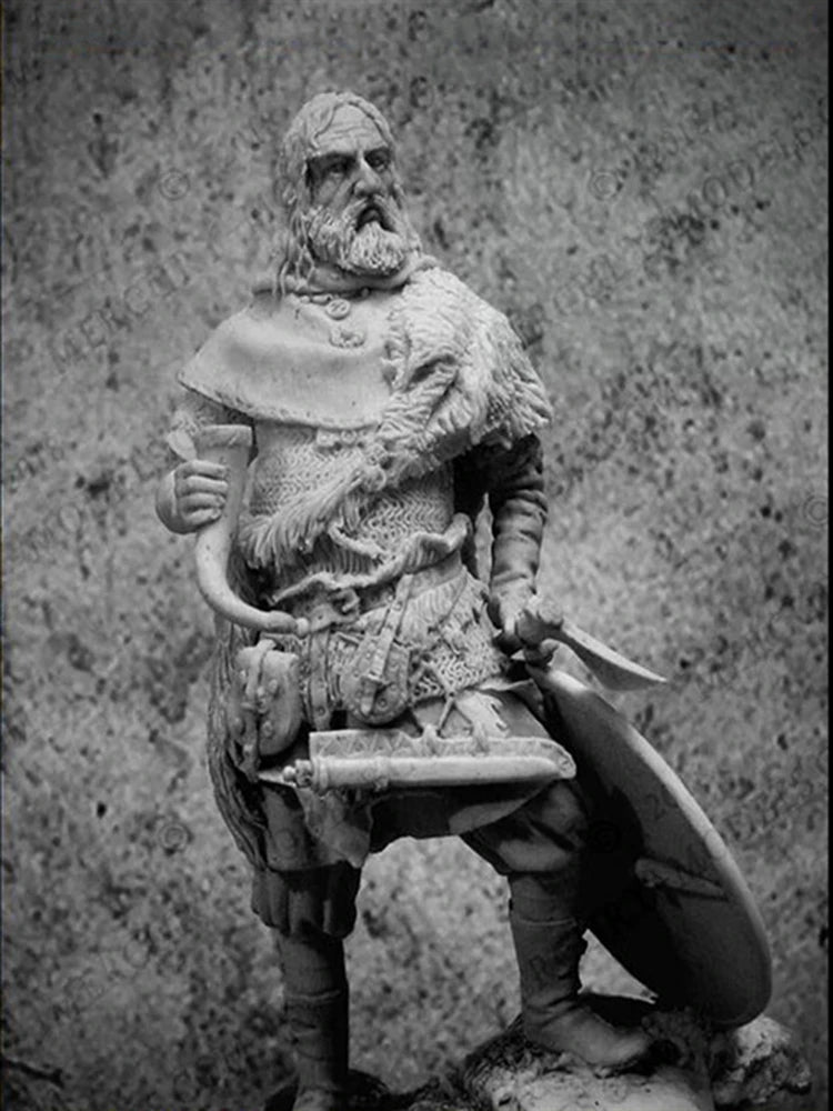 1/24 Medieval Armored Knight, Resin Model Figure Kit, Unassembled and Unpainted