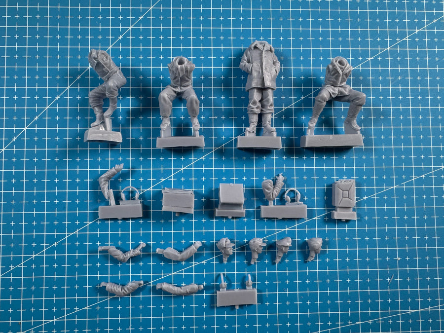 1: 35 Casting Resin Model Assembly Kit, GK, Tank Crew of 4, Unpainted (Excluding Tank)