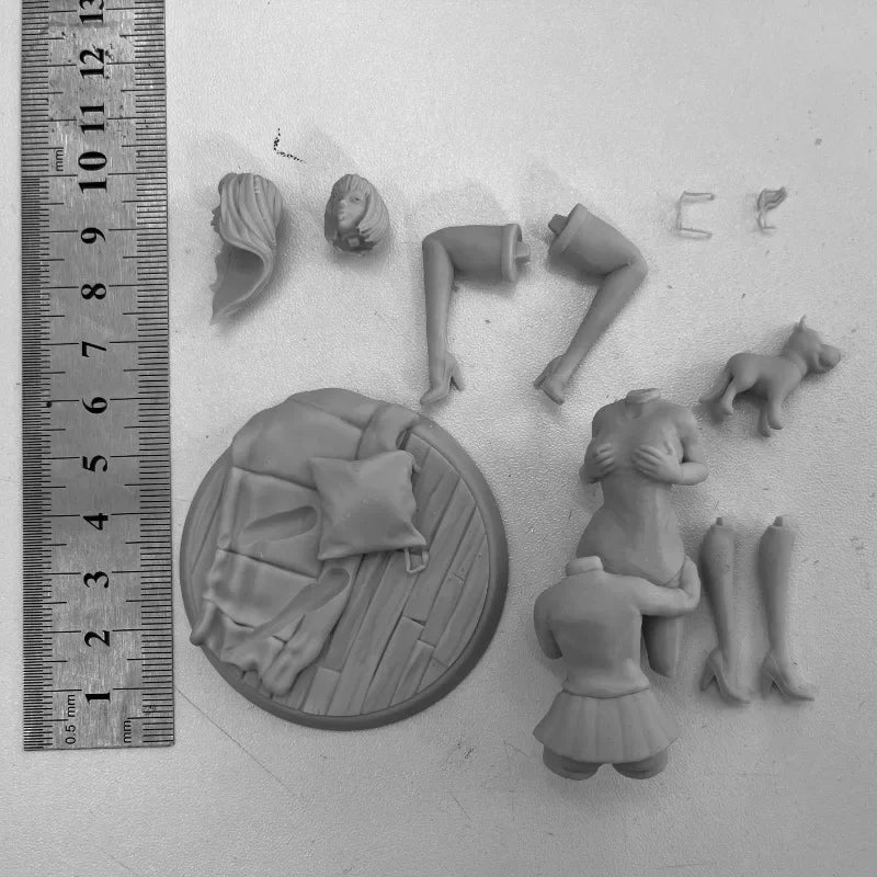 1/24 Young Girl Detective, 3 Figures, Resin Model Figure Kit, Fantasy Theme, Unassembled and Unpainted