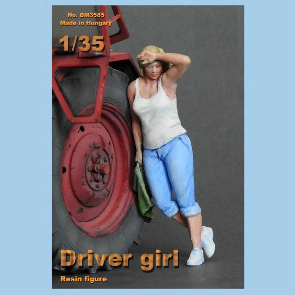 1/35 Modern Female Driver, Resin Model Figure Kit, Unassembled and Unpainted