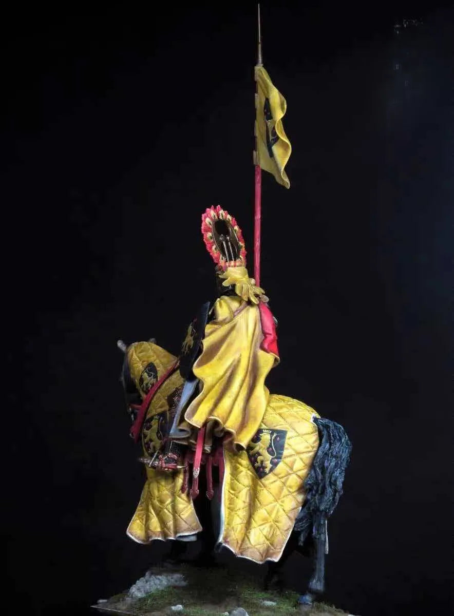 1/24 Medieval Knight Bearing Heraldic Banner, Resin Model Figure Kit, Unassembled and Unpainted