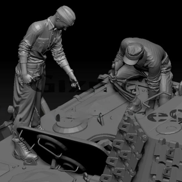 1/35 WWII Tank Maintenance Soldiers, 2 Figures, Resin Model Figure Kit, Unassembled and Unpainted