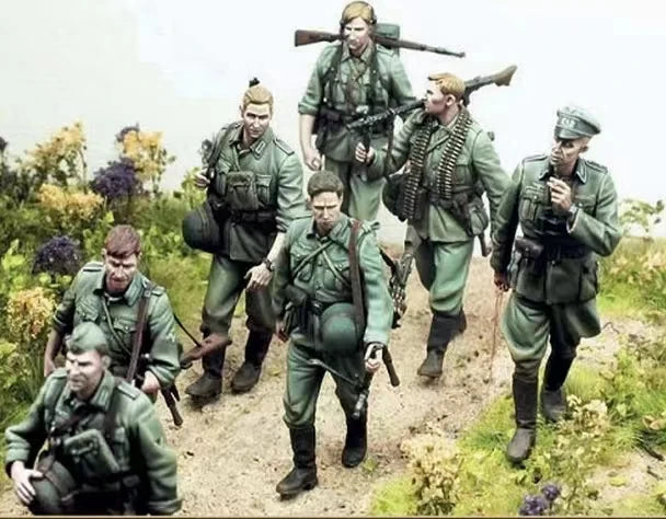 1/35 Modern Tactical Infantry and Rescue Personnel, 13 Figures, Resin Model Figure Kit, Unassembled and Unpainted