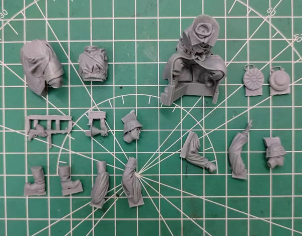 1/35 WWII German Destroyer Squad, 2 Figures, Resin Model Figure Kit, Unassembled and Unpainted