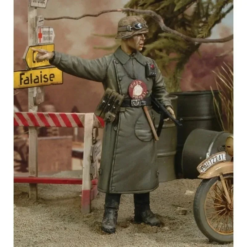 1/35 WWI German WWI Military Police Officer, Resin Model Figure Kit, Unassembled and Unpainted