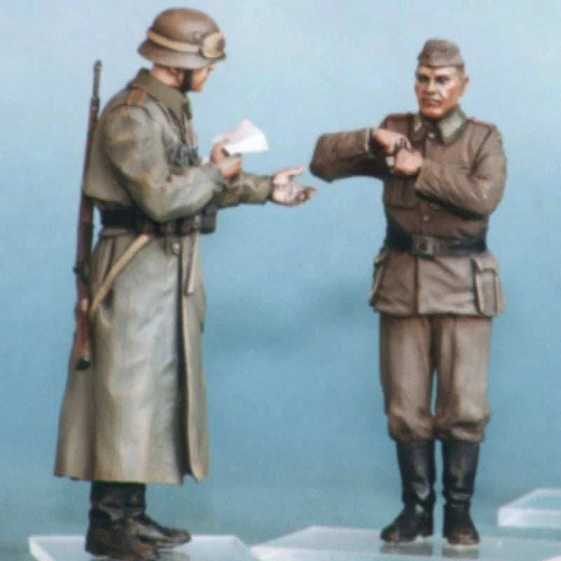 1/35 WWI German Military Officers & Soldiers, 2 Figures, Resin Model Figure Kit, Unassembled and Unpainted