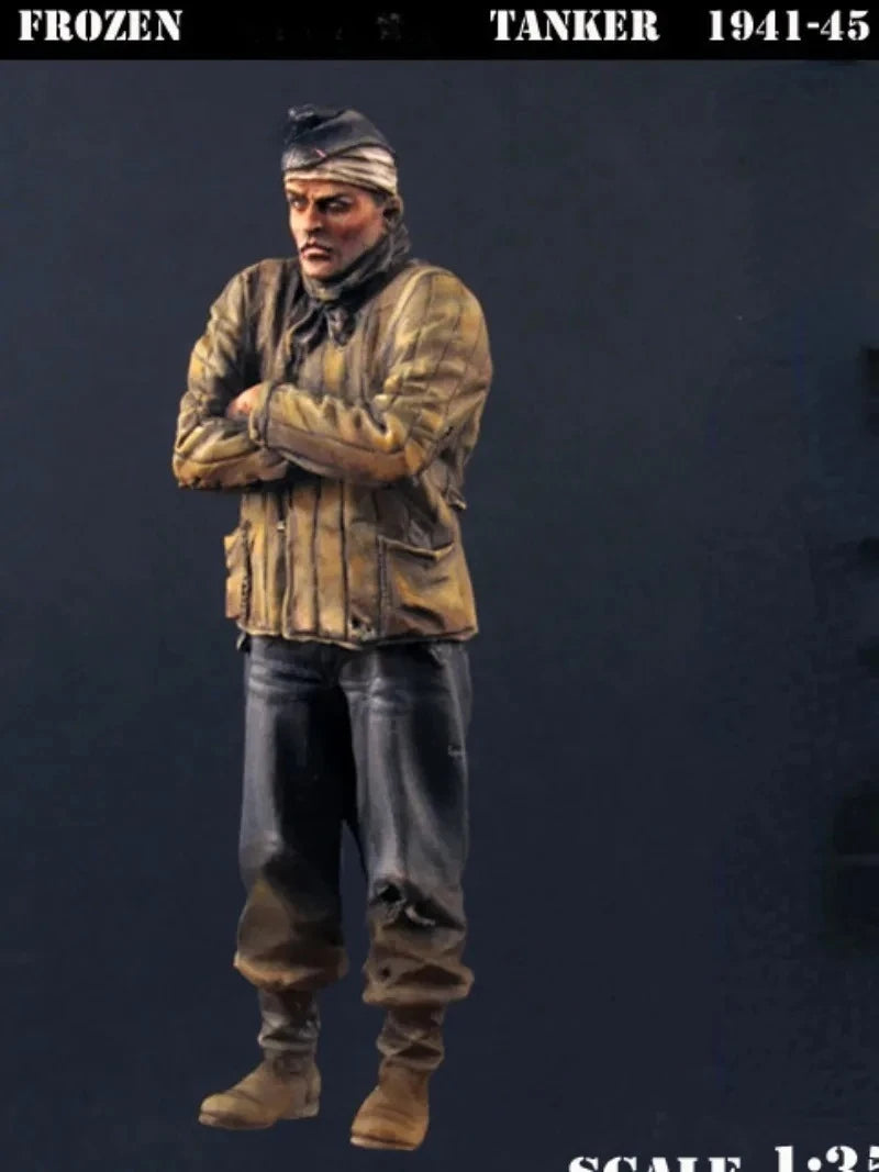 1/35 WWII Soviet Infantryman with Bandaged Head, Resin Model Figure Kit, Unassembled and Unpainted