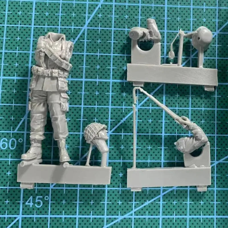 1/35 WWII American Paratroopers, 2 Figures, Resin Model Figure Kit, Unassembled and Unpainted