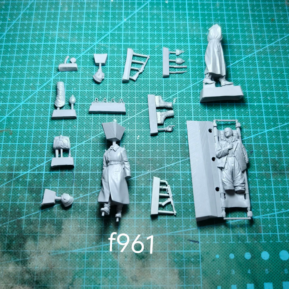 1/35 WWII German Wehrmacht Infantry, 5 Figures, Resin Model Figure Kit, Unassembled and Unpainted