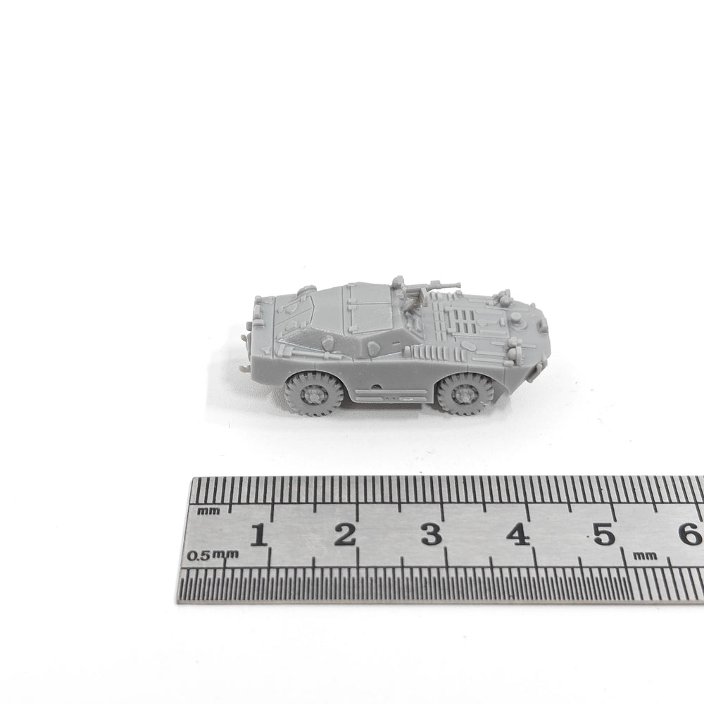 1/144 Cold War BRDM-1 Amphibious Scout Car, 2 Figures, Resin Model Vehicle Kit, Unassembled and Unpainted