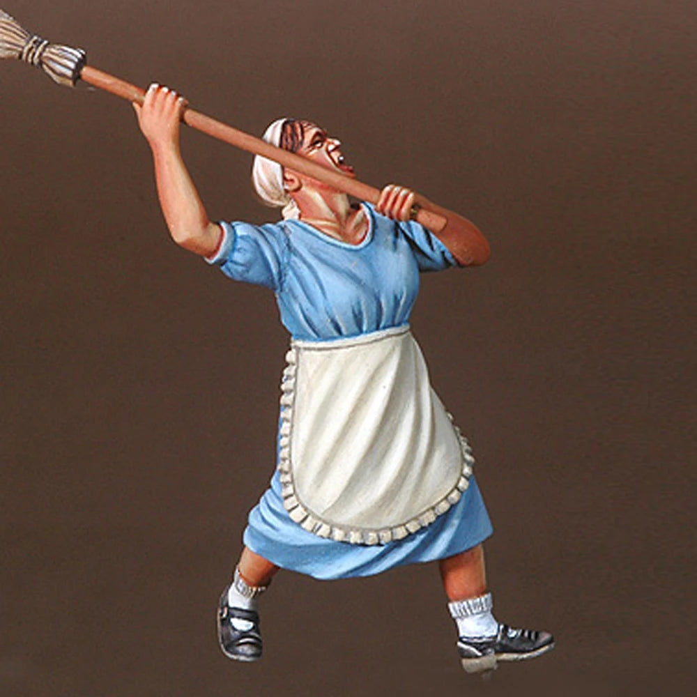 1/35 Civilian Maid, Resin Model Figure Kit, Historical Theme, Unassembled and Unpainted