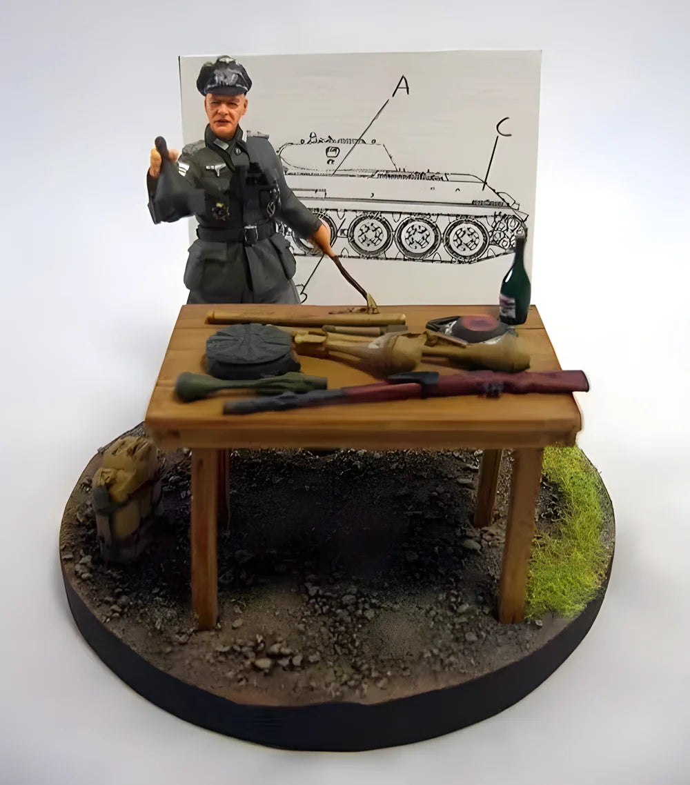 1/35 WWII German Panzer Officer at Tactical Table, Resin Model Figure Kit, Unassembled and Unpainted