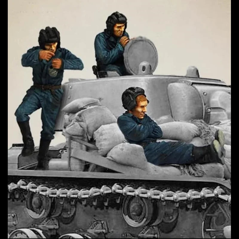 1/35 WWII German Panzer Crew with Commander Observing, 3 Figures, Resin Model Figure Kit, Unassembled and Unpainted
