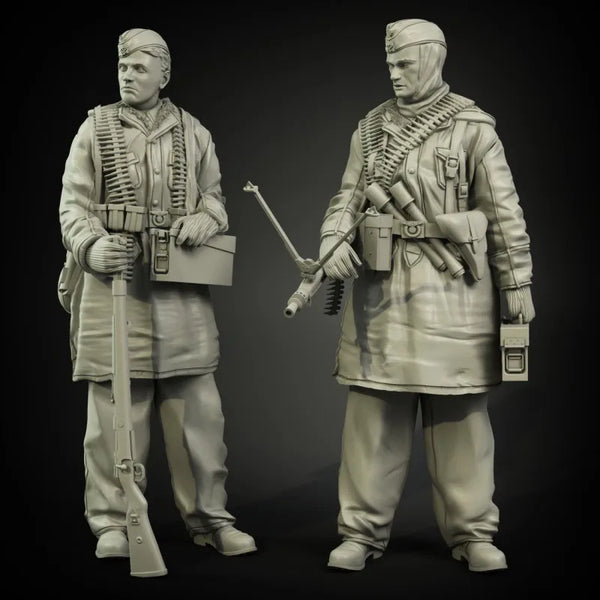 1/35 Cold War Soviet Red Army Soldier, 2 Figures, Resin Model Figure Kit, Unassembled and Unpainted