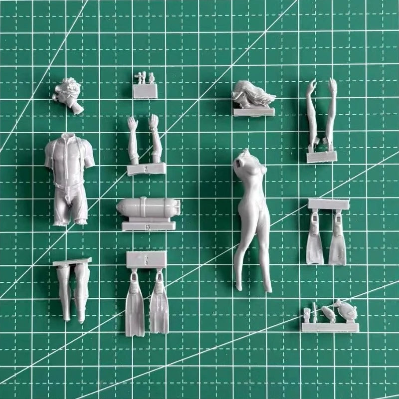 1/35 Modern Scuba Divers, 2 Figures, Resin Model Figure Kit, Unassembled and Unpainted