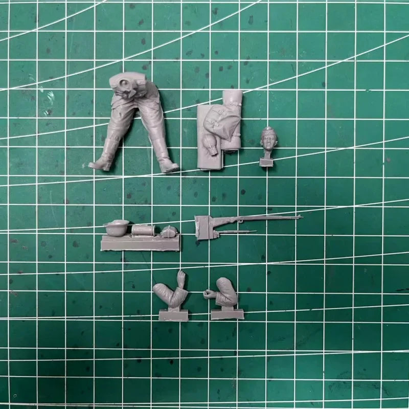 1/35 WWII German Infantry Prone with Rifle, Resin Model Figure Kit, Unassembled and Unpainted