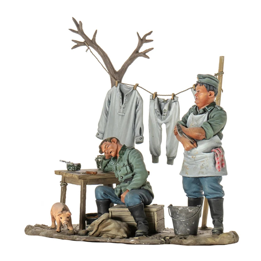 1/32 WWI Soldiers at Rest with Dog, 3 Figures, Resin Model Figure Kit, Unassembled and Unpainted