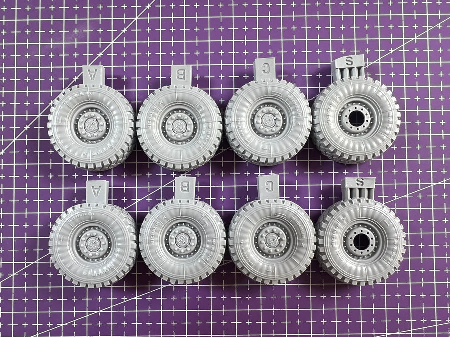 Modern US Cougar MRAP Wheel & Tyre Set 1/35 Resin Accessory - resin model view 2